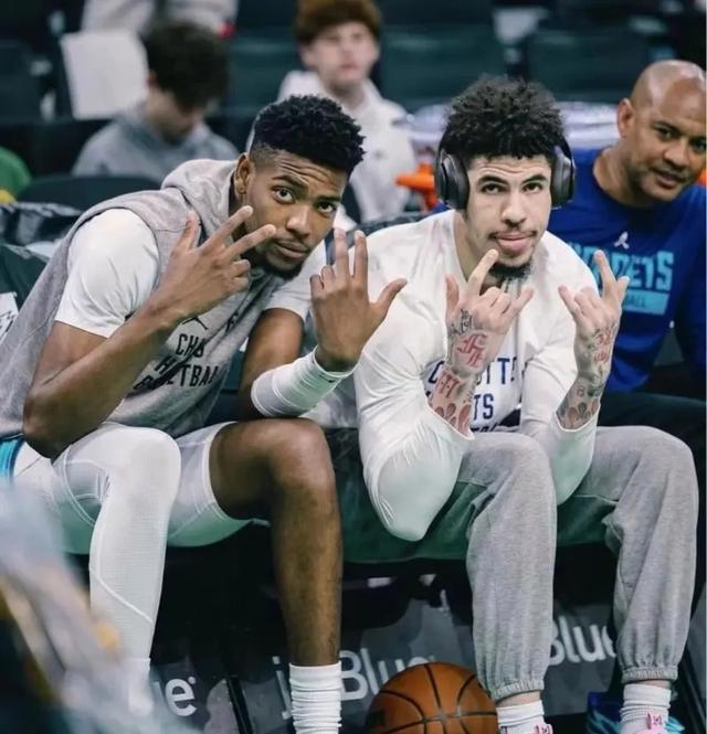 NBA常规赛加时末段再迎强敌，夏洛特黄蜂篮板制胜，主帅态度——媒体盛赞，身体对抗强度拉满的简单介绍-开云中国在线